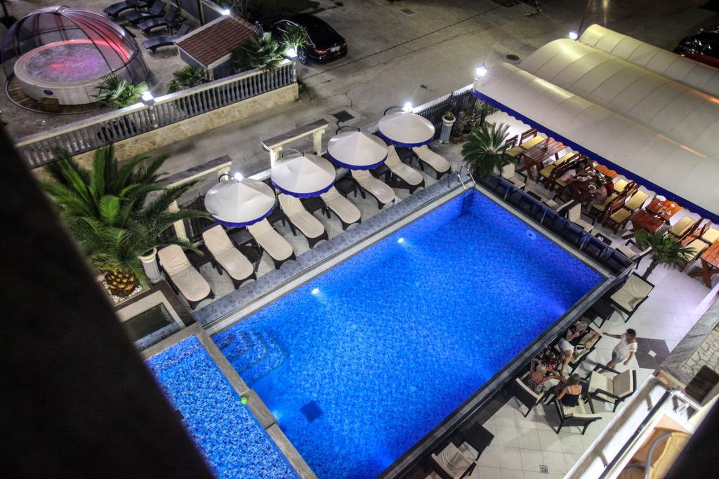 Aparthotel Villa Primafila Ulcinj Exteriör bild