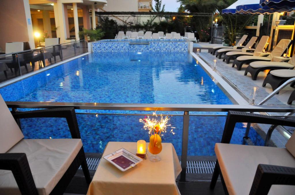Aparthotel Villa Primafila Ulcinj Exteriör bild